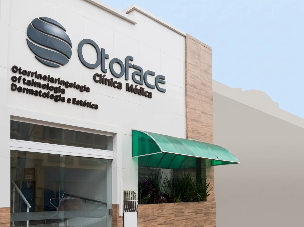 Entrada da Clínica Otoface, na Rua José Olímpio