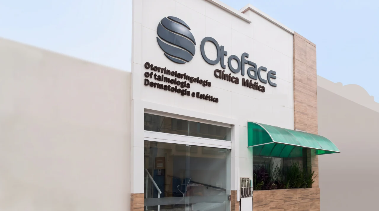 Fachada da Clínica Otoface na Rua José Olímpio, em Alagoinhas (BA)